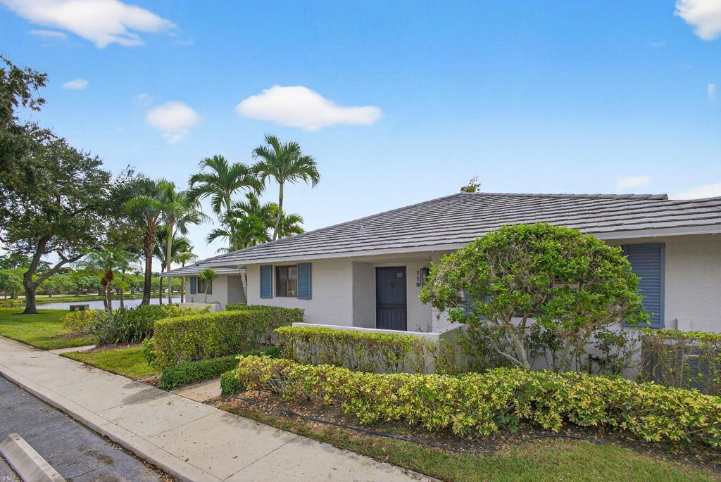 Photo of 119 Club Drive, Palm Beach Gardens, FL 33418 (MLS # R11130853)