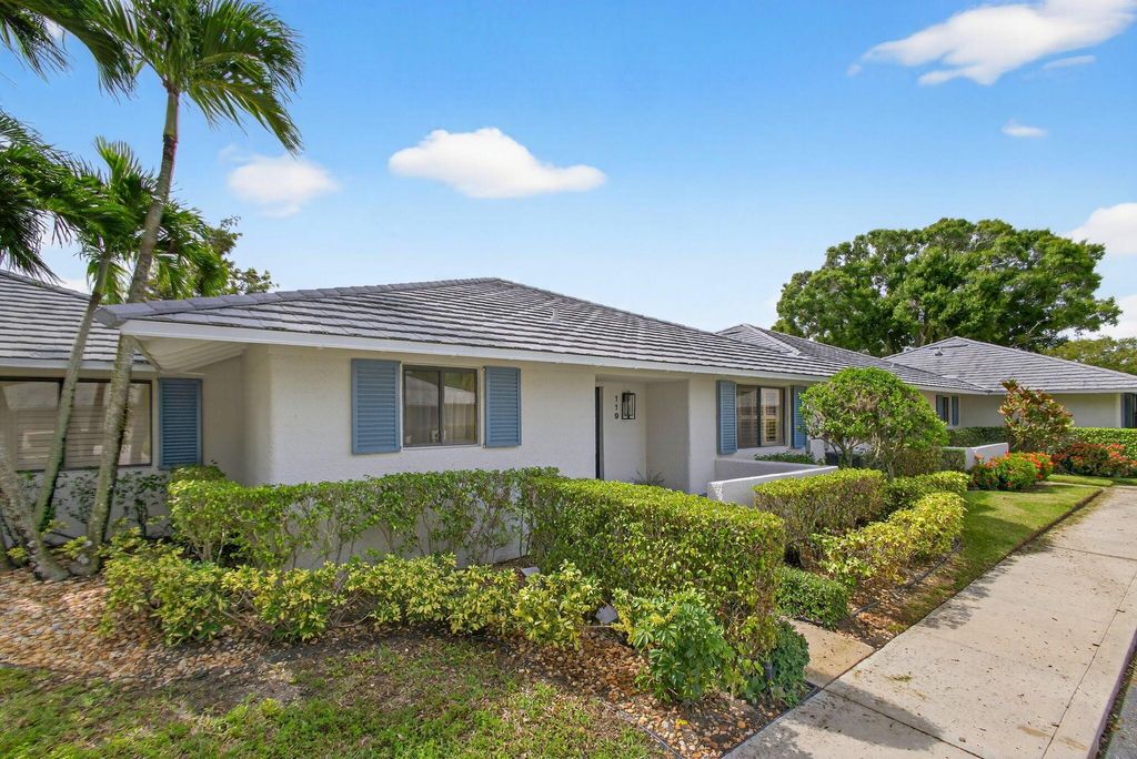 Photo of 119 Club Drive, Palm Beach Gardens, FL 33418 (MLS # R11130853)