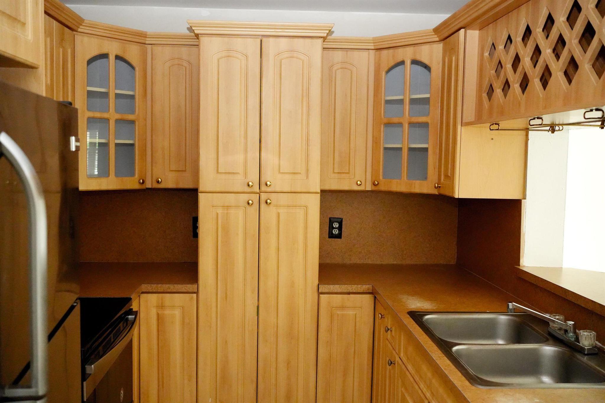 AMD PL BAY RIDGE - Residential Lease