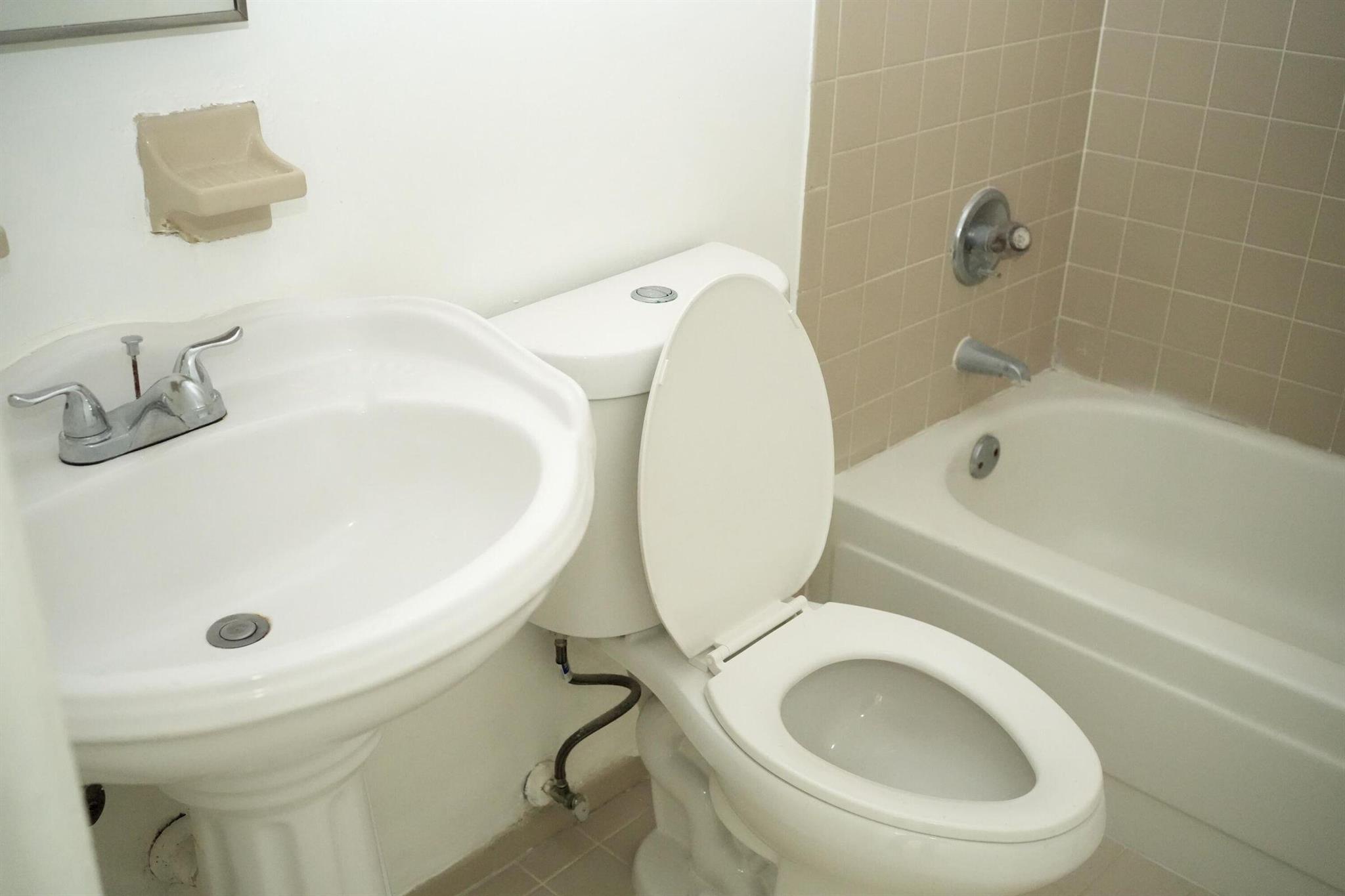 AMD PL BAY RIDGE - Residential Lease