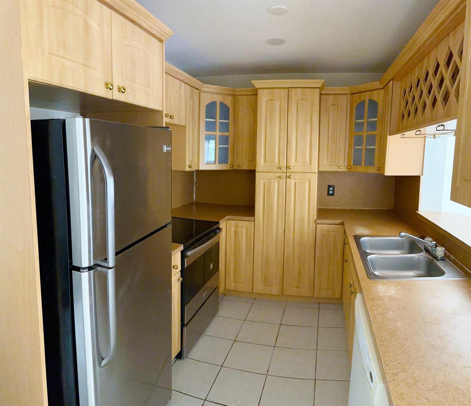 AMD PL BAY RIDGE - Residential Lease