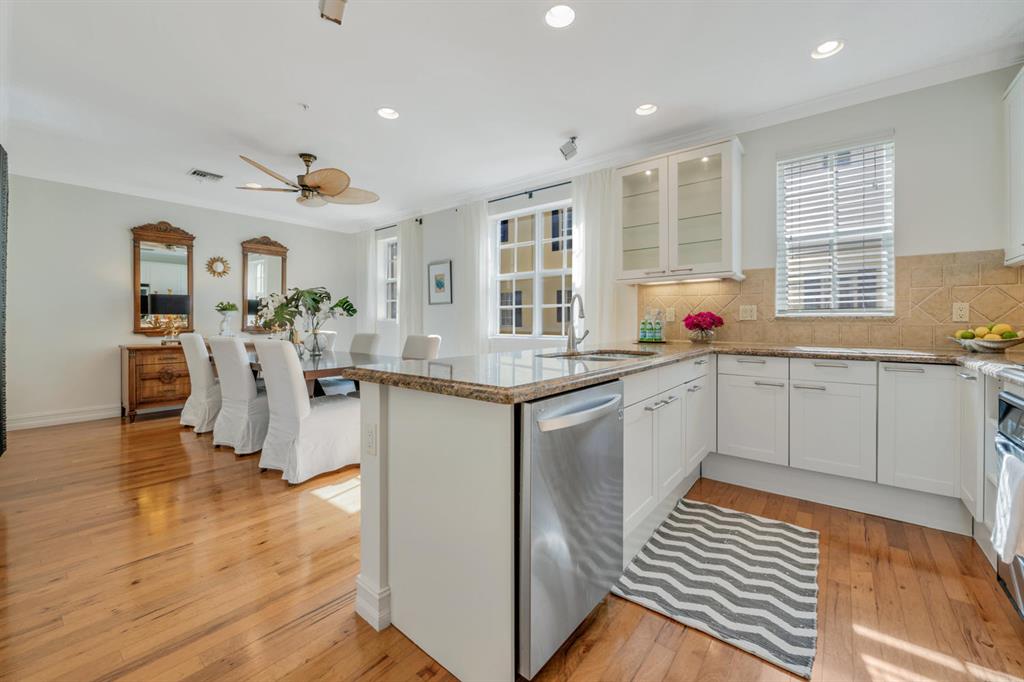 MAGNOLIA COURT - Residential