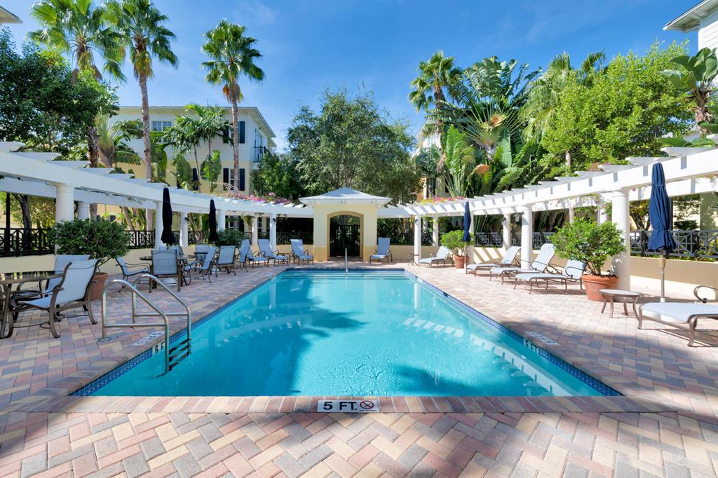 MAGNOLIA COURT - Residential