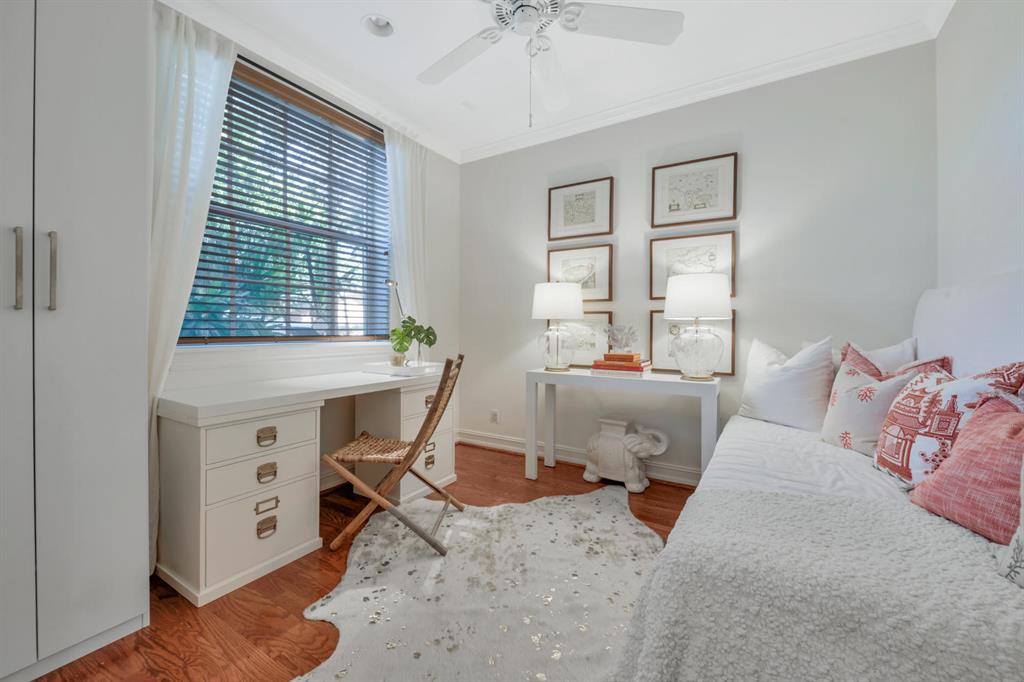 MAGNOLIA COURT - Residential