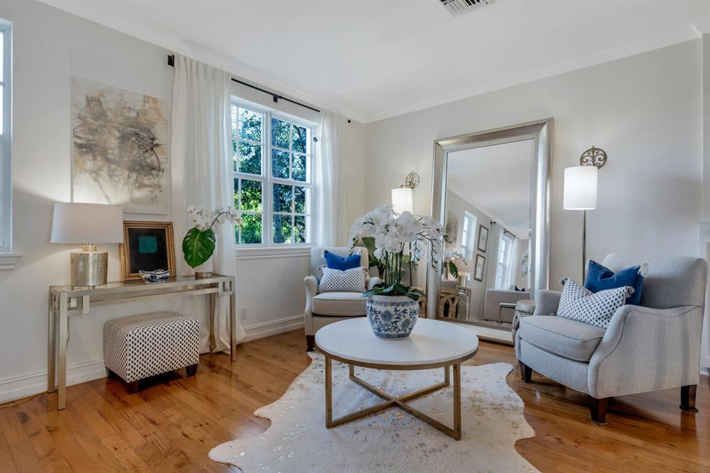 MAGNOLIA COURT - Residential