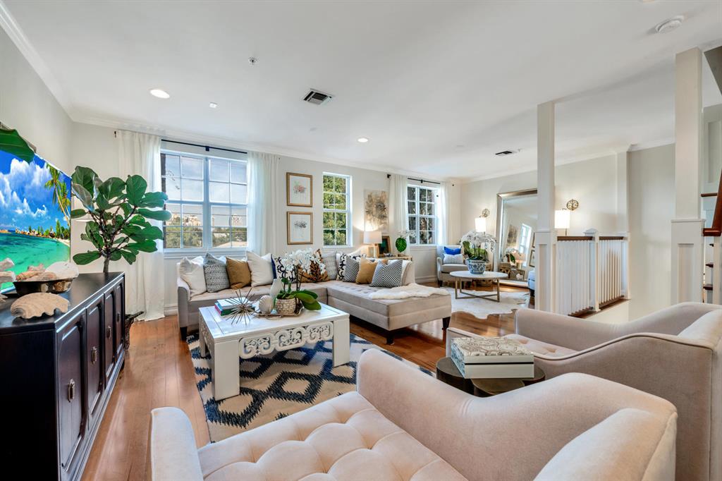 MAGNOLIA COURT - Residential