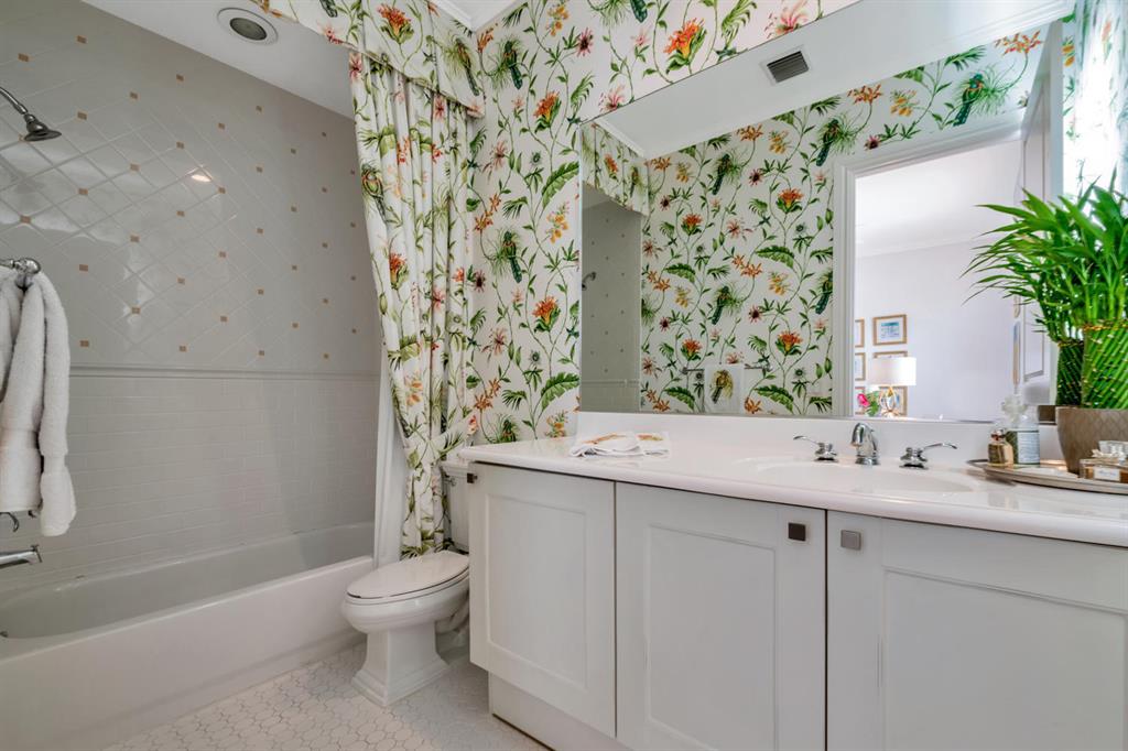 MAGNOLIA COURT - Residential