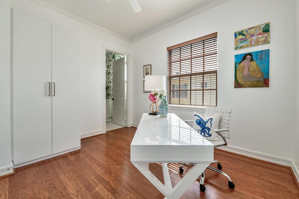 MAGNOLIA COURT - Residential