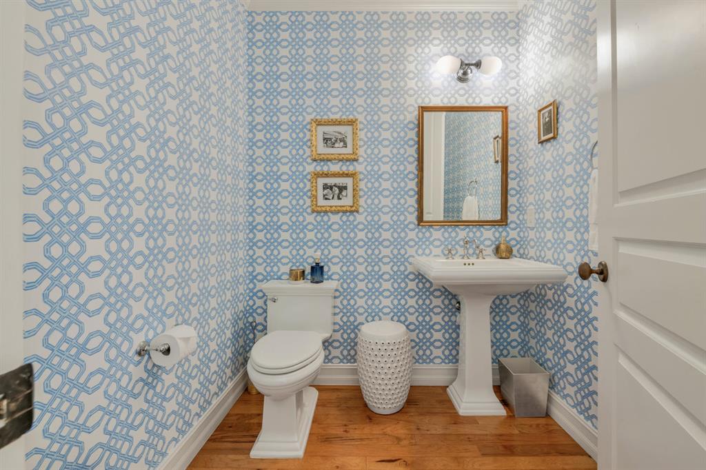 MAGNOLIA COURT - Residential