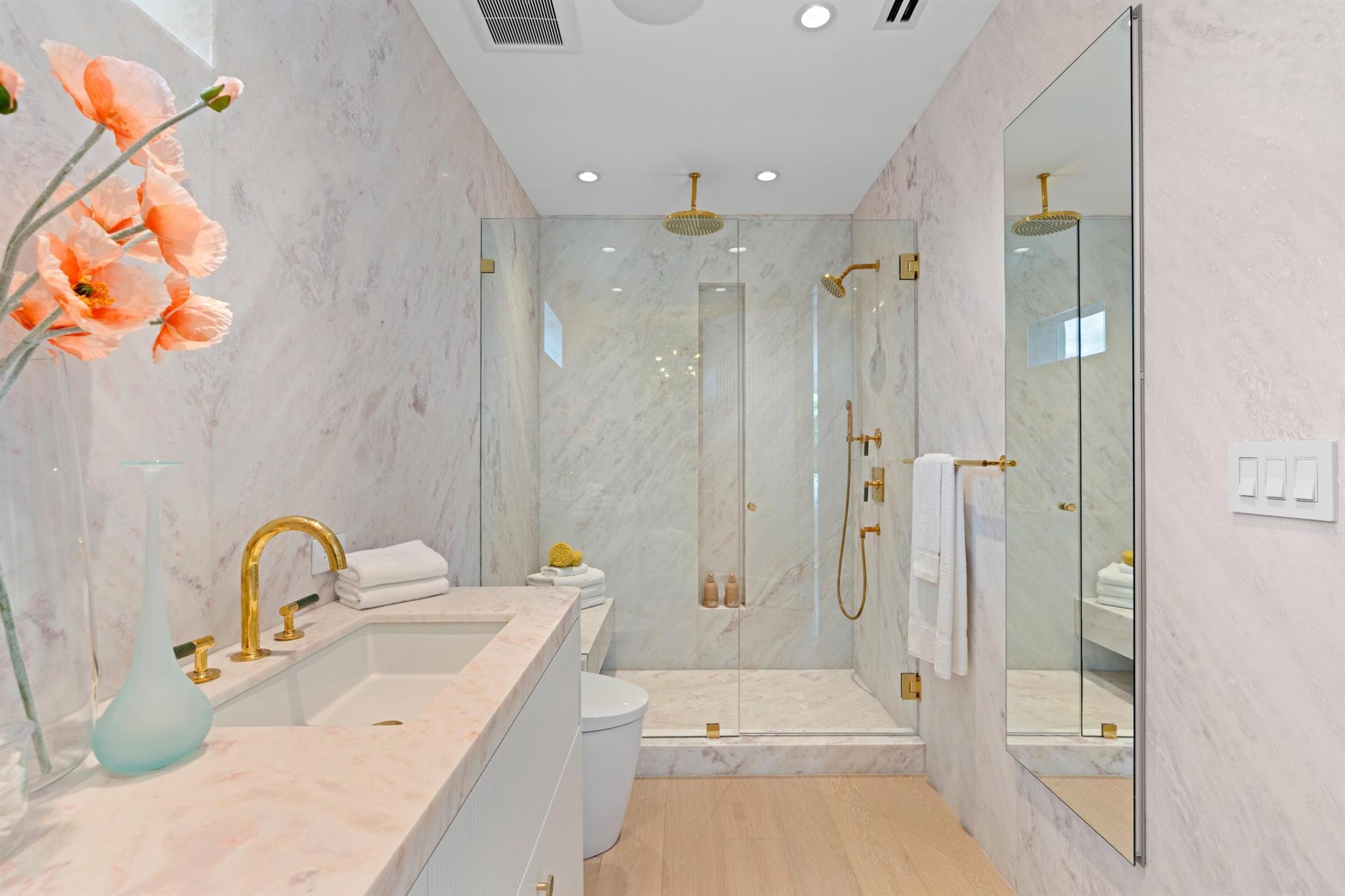 FLORAL PARK - Commercial Sale