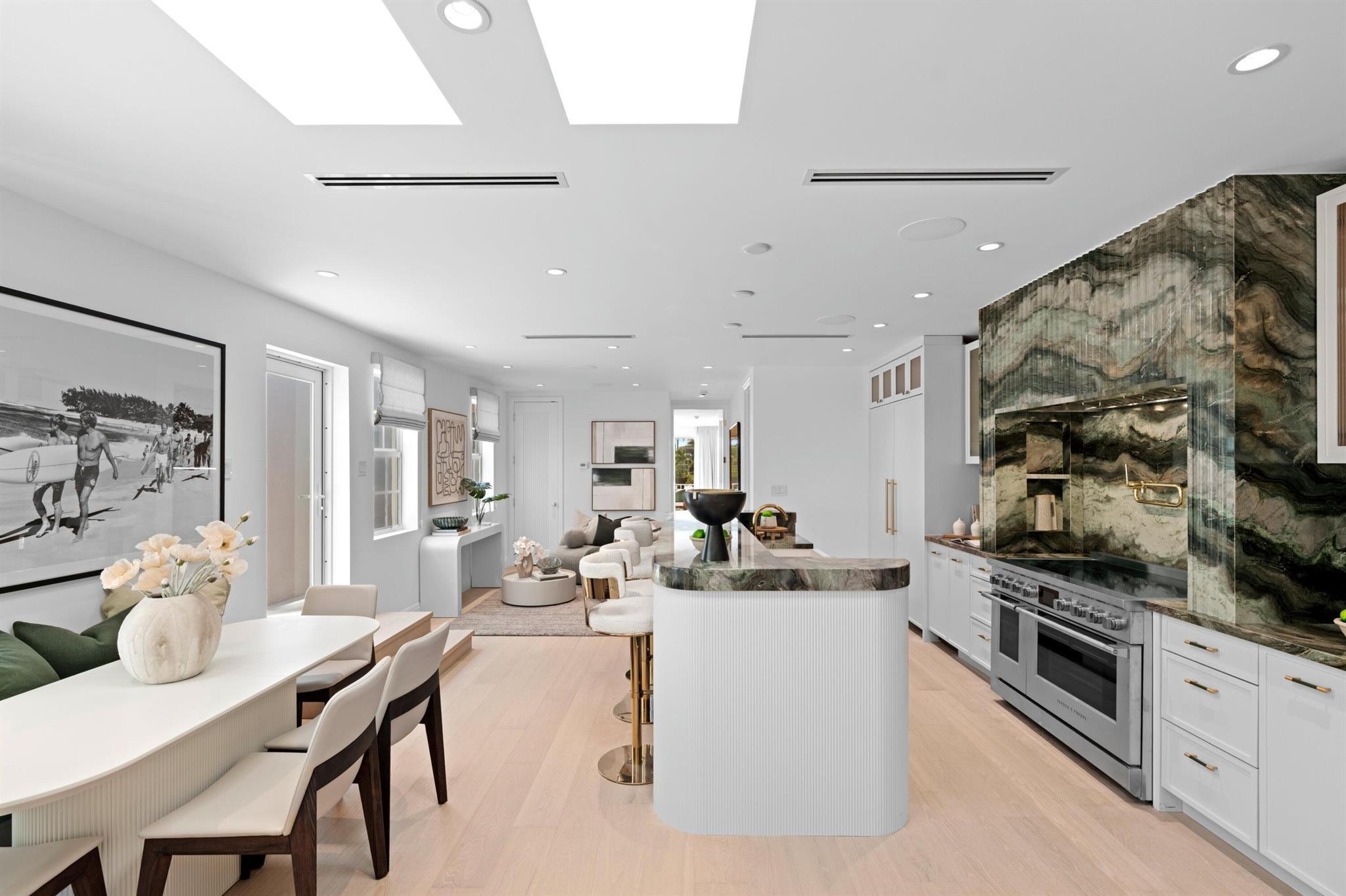 FLORAL PARK - Commercial Sale