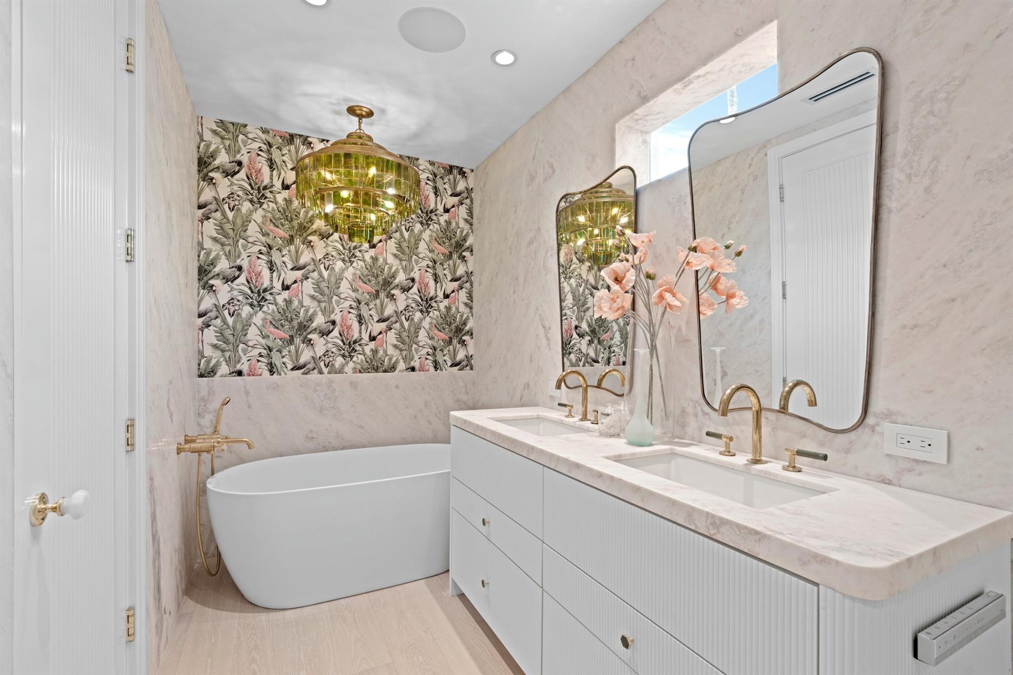 FLORAL PARK - Commercial Sale