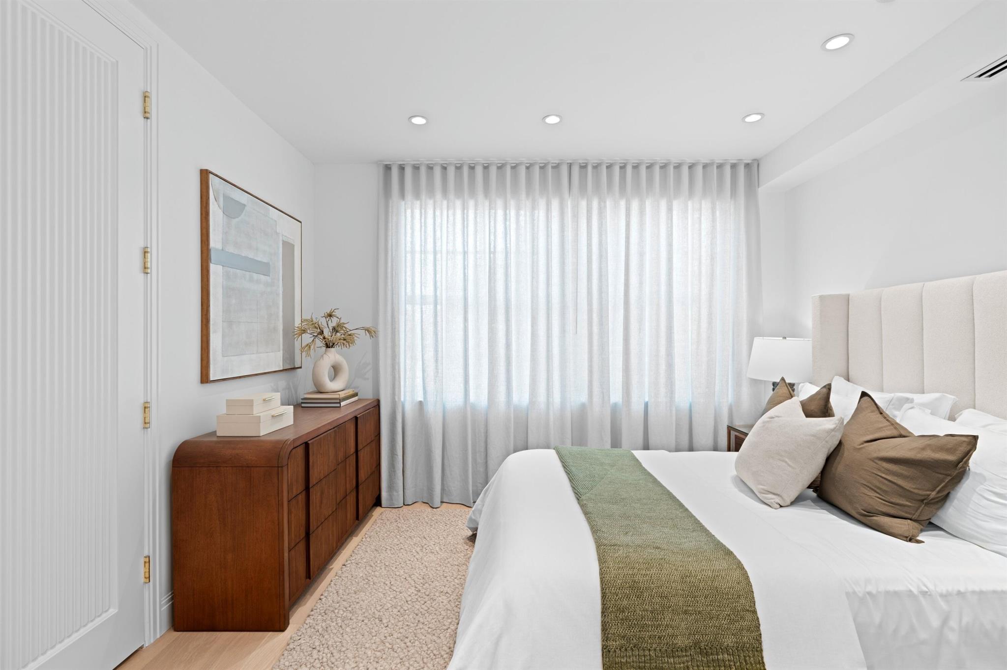 FLORAL PARK - Commercial Sale