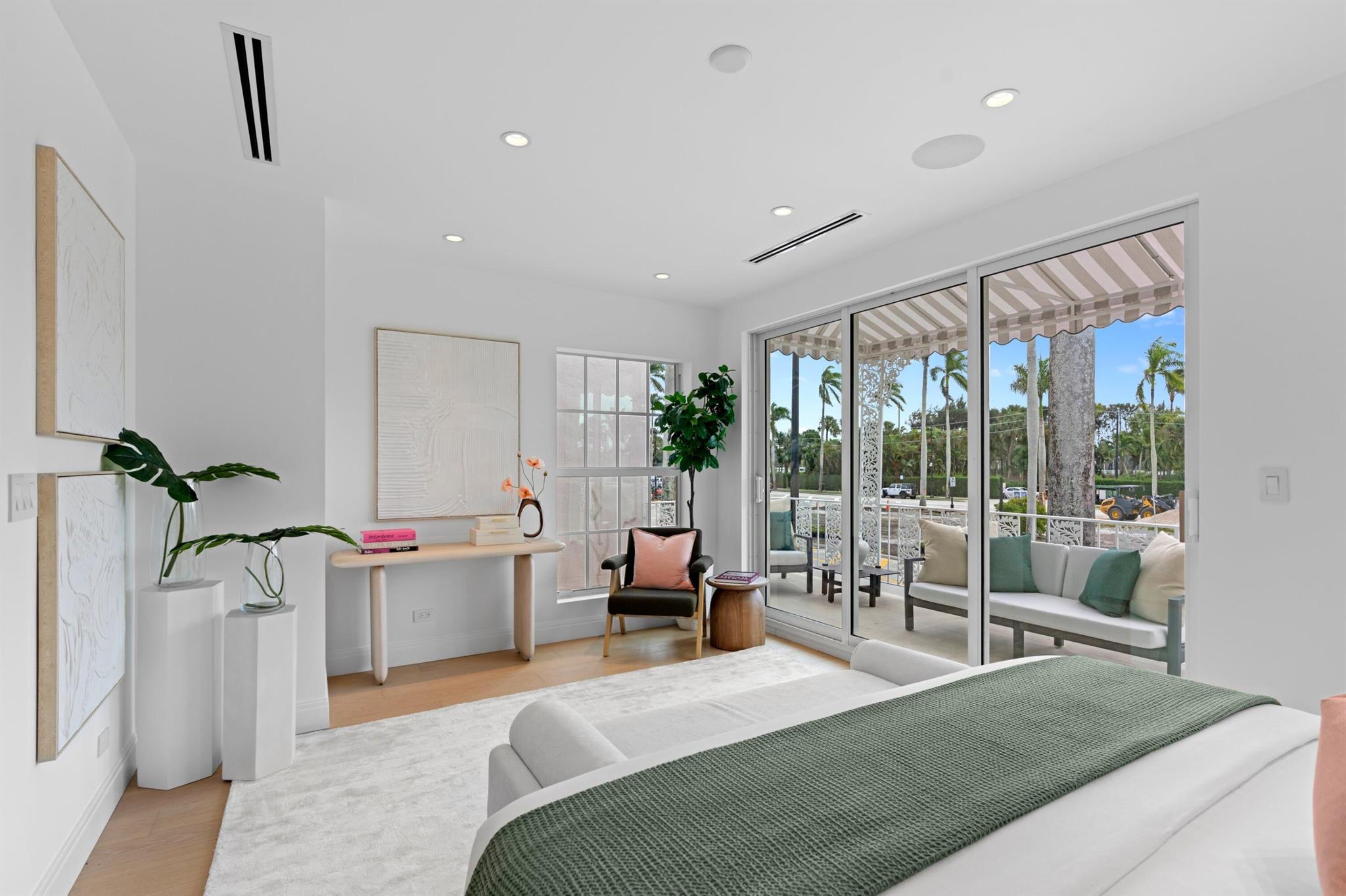 FLORAL PARK - Commercial Sale