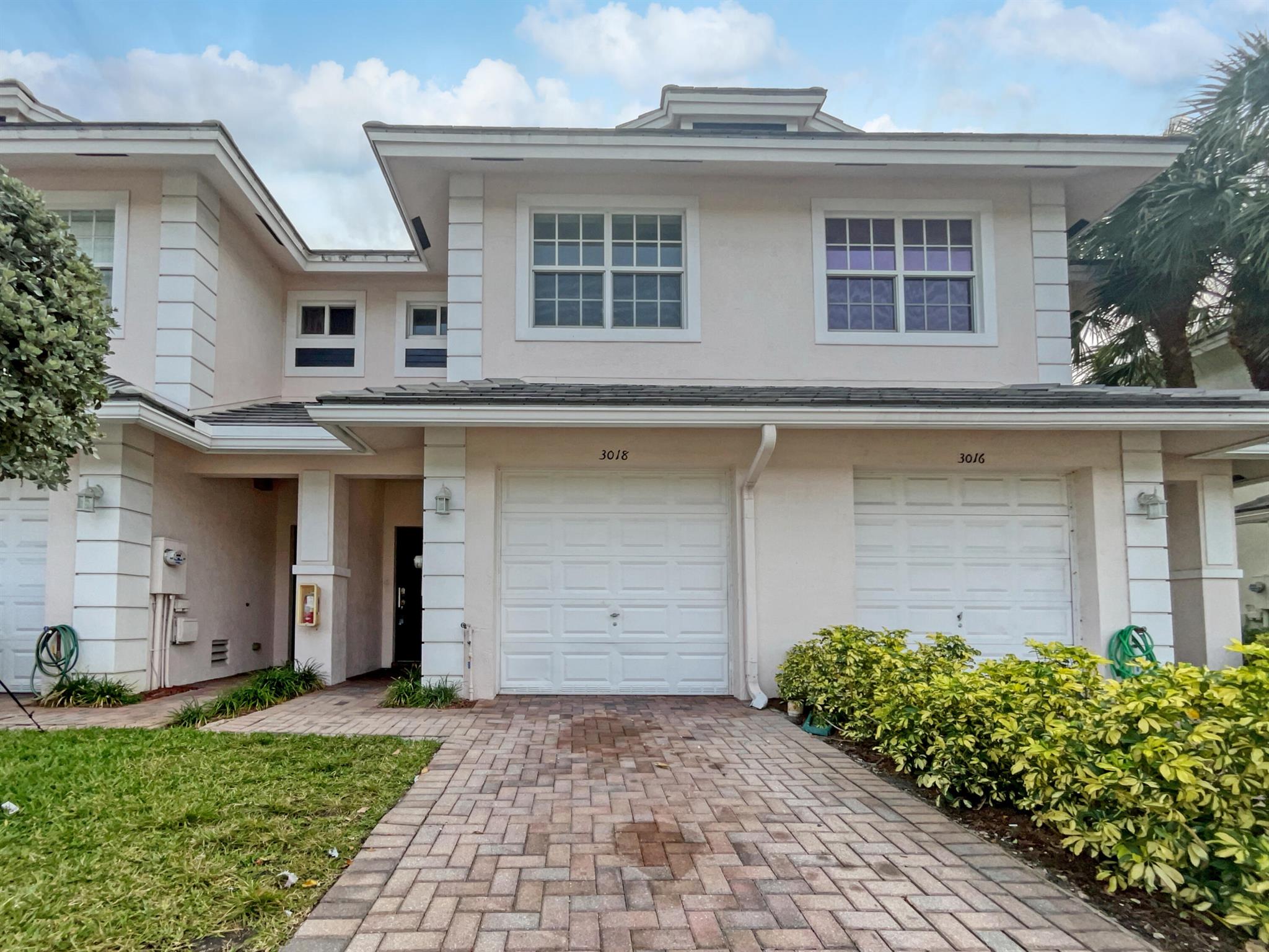View Oakland Park, FL 33311 townhome