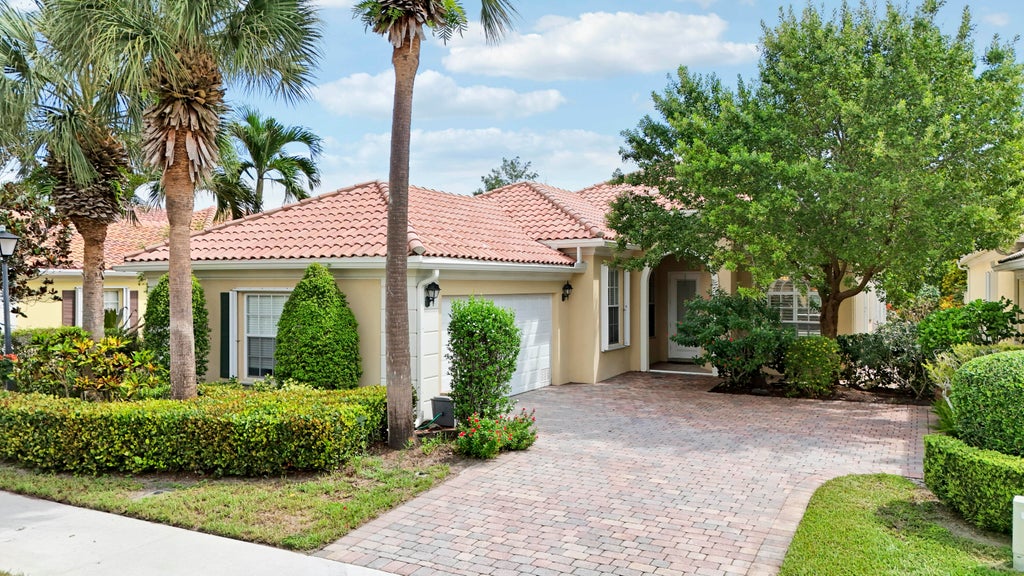Photo of 4718 Dovehill Drive, Palm Beach Gardens, FL 33418 (MLS # B26079887)