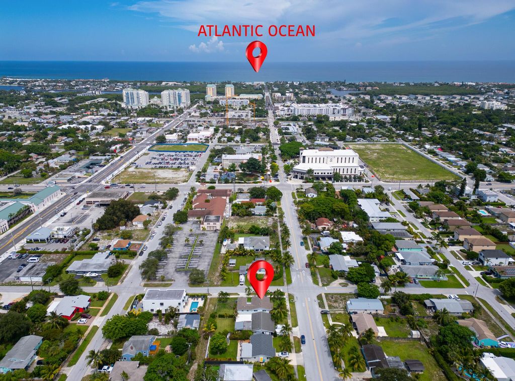 Photo of 201 W Ocean Avenue, Boynton Beach, FL 33435 (MLS # R11110609)