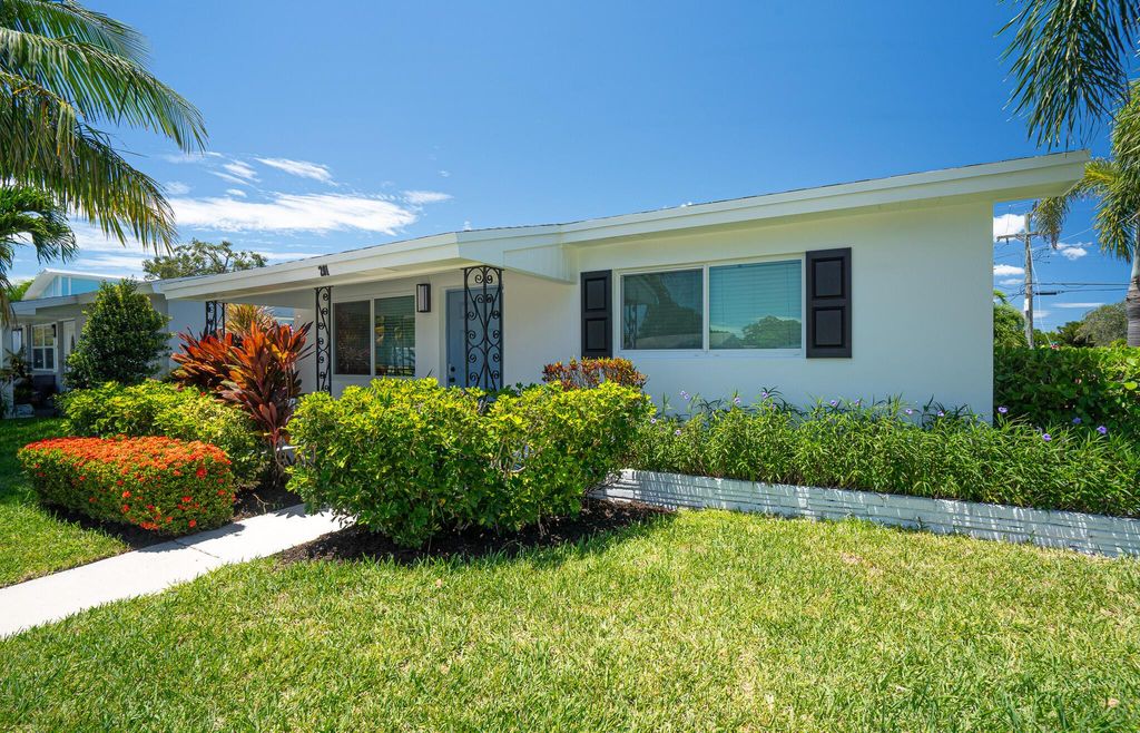 Photo of 201 W Ocean Avenue, Boynton Beach, FL 33435 (MLS # R11110609)