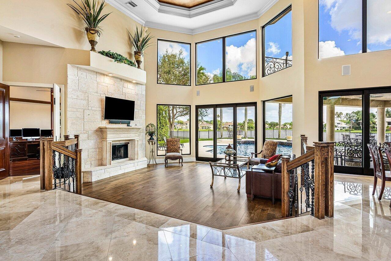 WOODFIELD HUNT CLUB - Residential