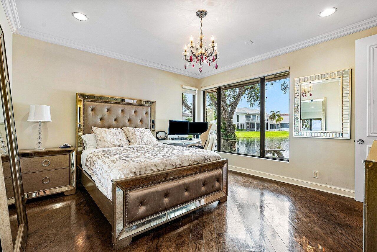 WOODFIELD HUNT CLUB - Residential