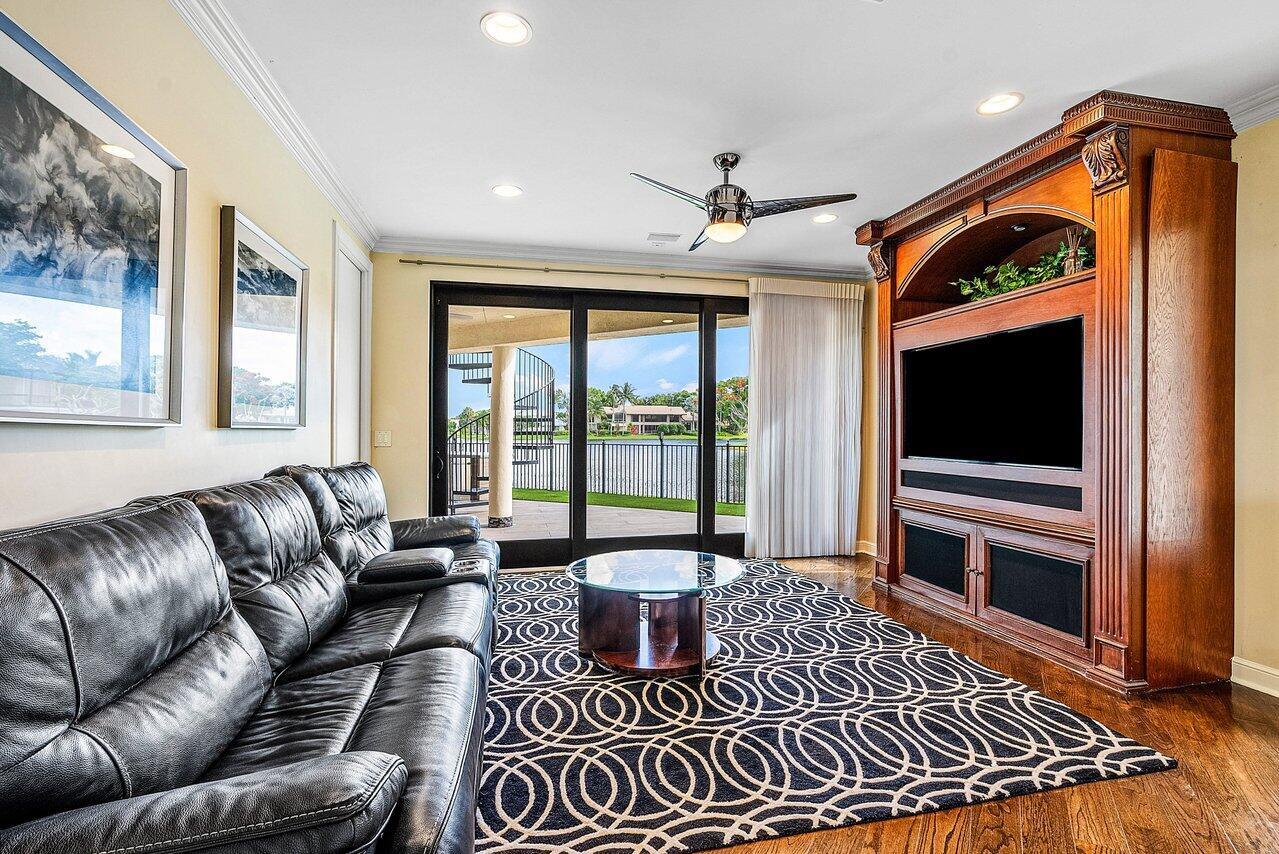 WOODFIELD HUNT CLUB - Residential