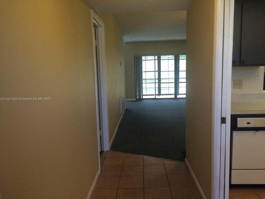 ISLAND HOUSE CONDOMINIUM - Residential Lease