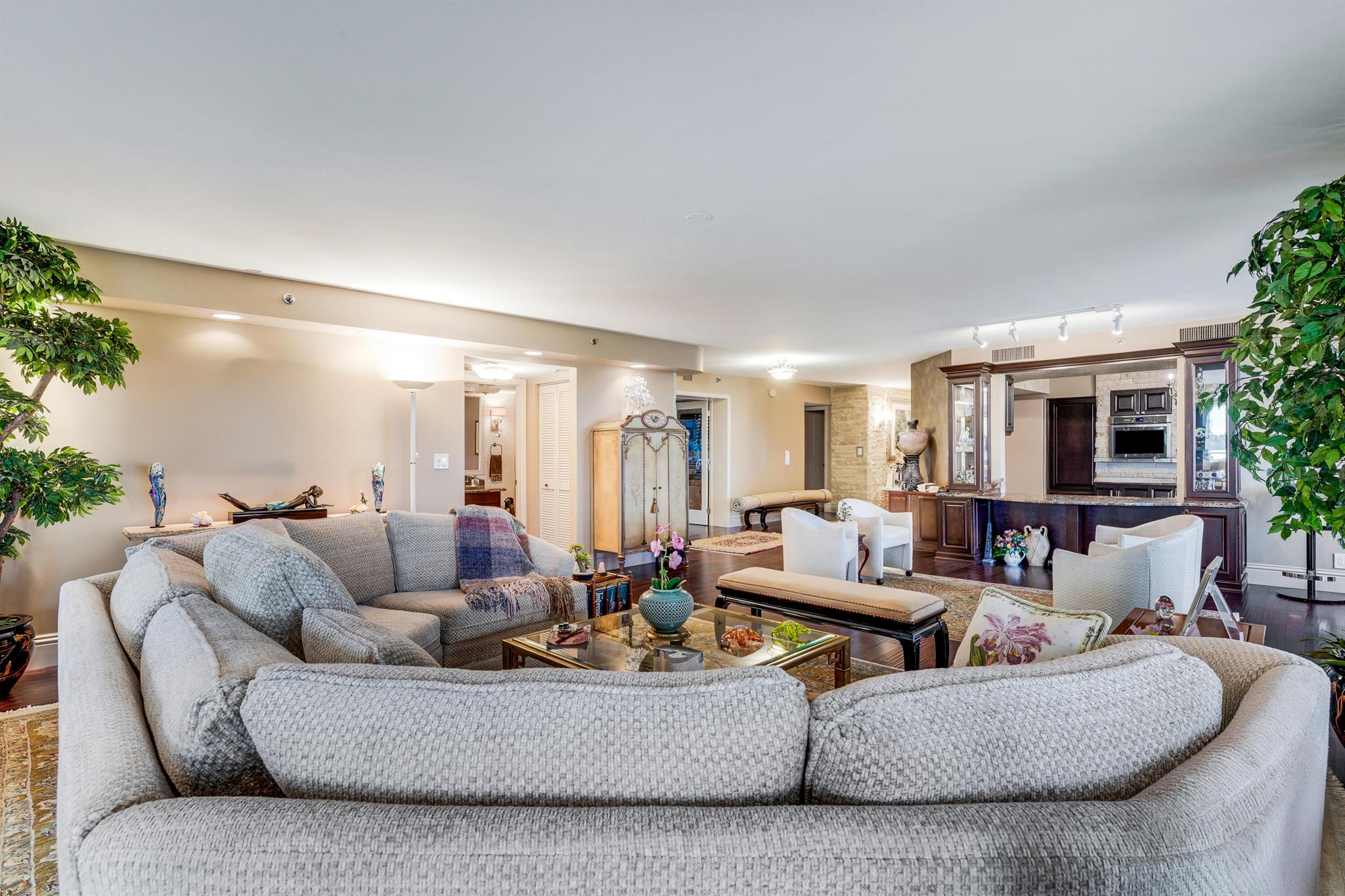 IMPERIAL AT PROMENADE - Residential