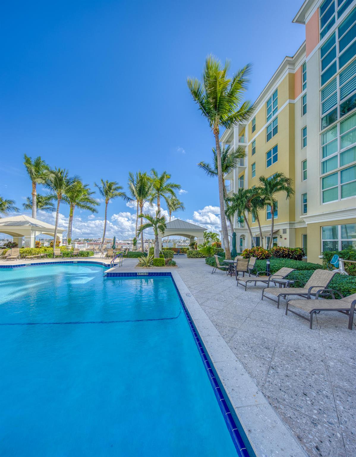MOORINGS AT LANTANA CONDO - Residential