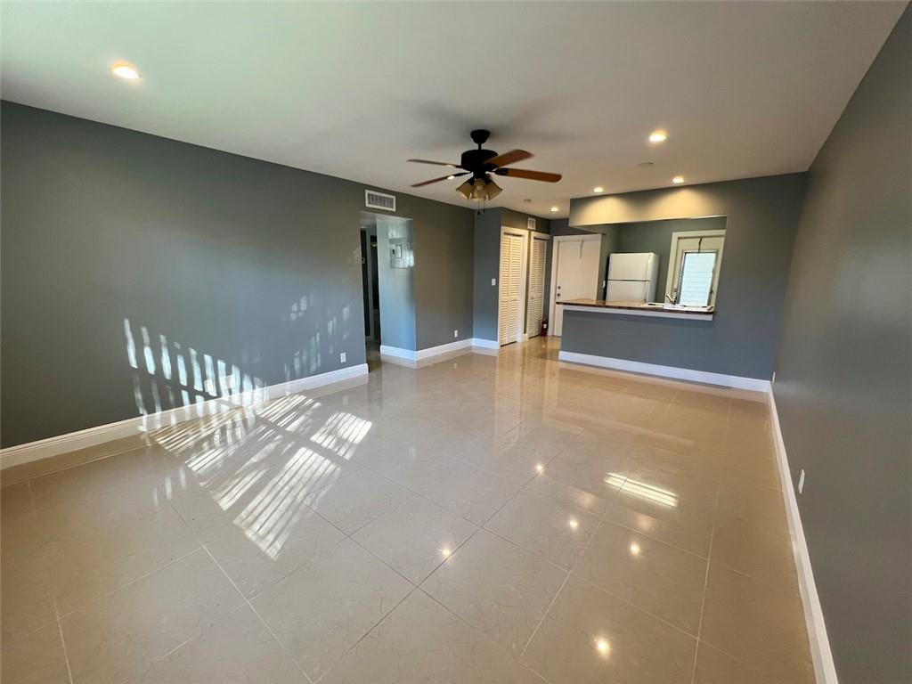 610 SE 2nd Avenue L21