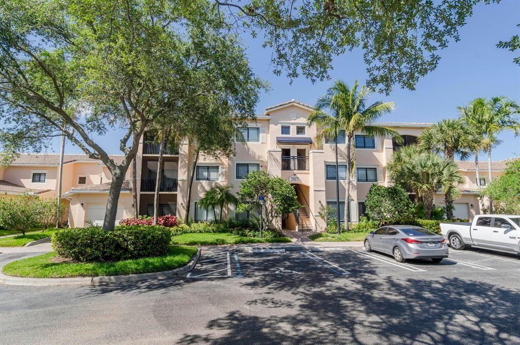 Photo of 2917 Tuscany Court #302, Palm Beach Gardens, FL 33410 (MLS # R10723032)