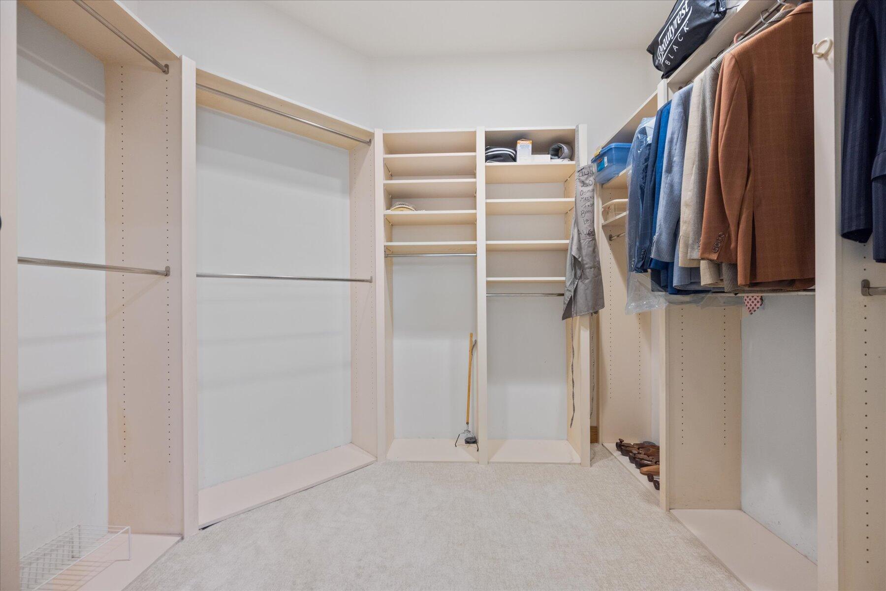 BARROW ISLAND AT JONATHAN - Residential