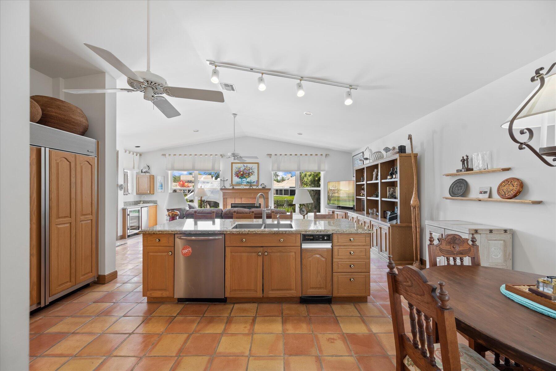 BARROW ISLAND AT JONATHAN - Residential