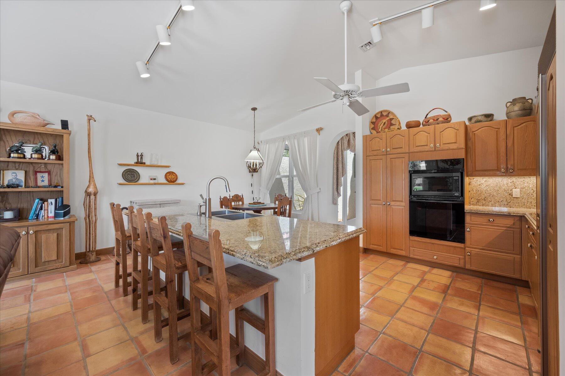 BARROW ISLAND AT JONATHAN - Residential