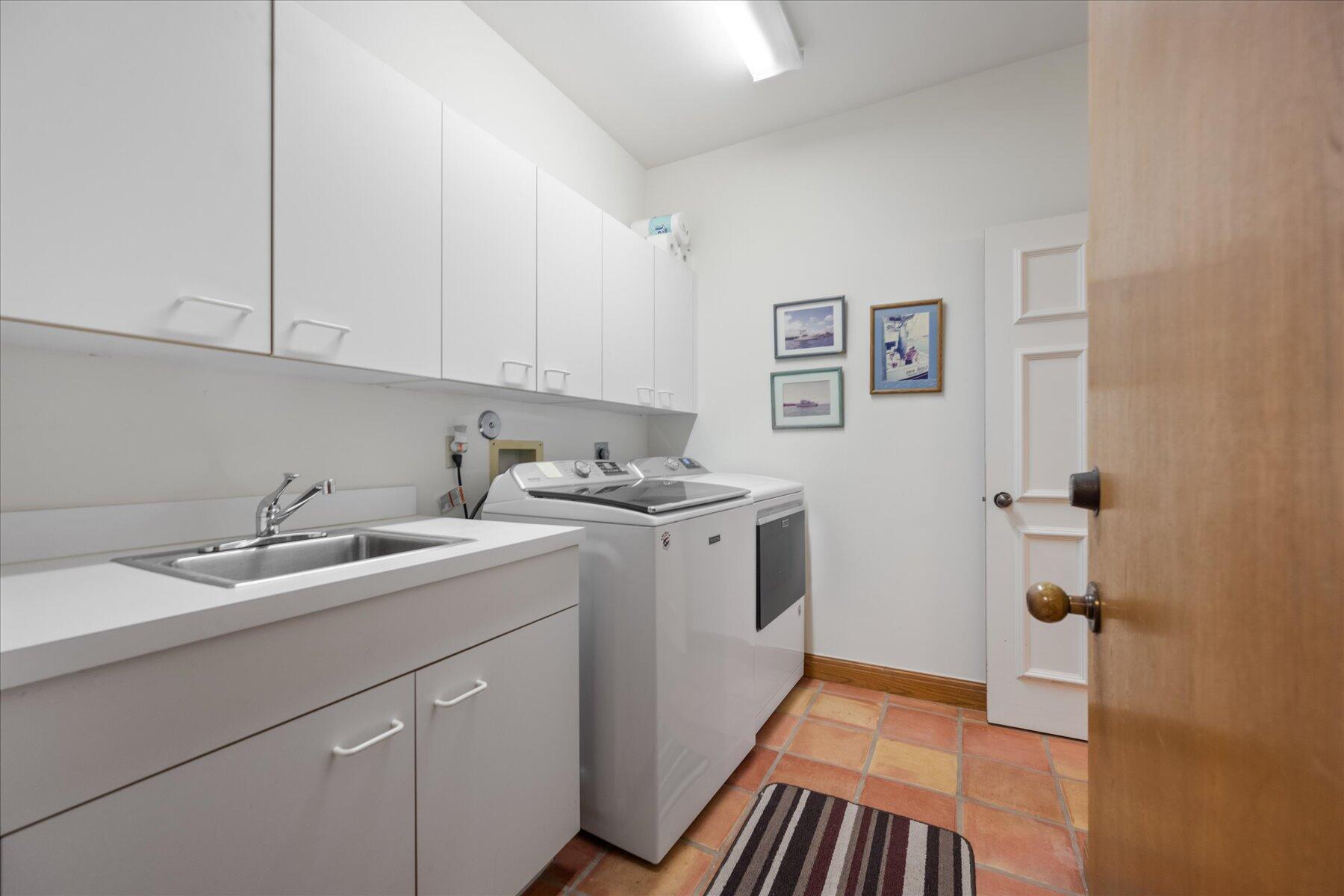 BARROW ISLAND AT JONATHAN - Residential