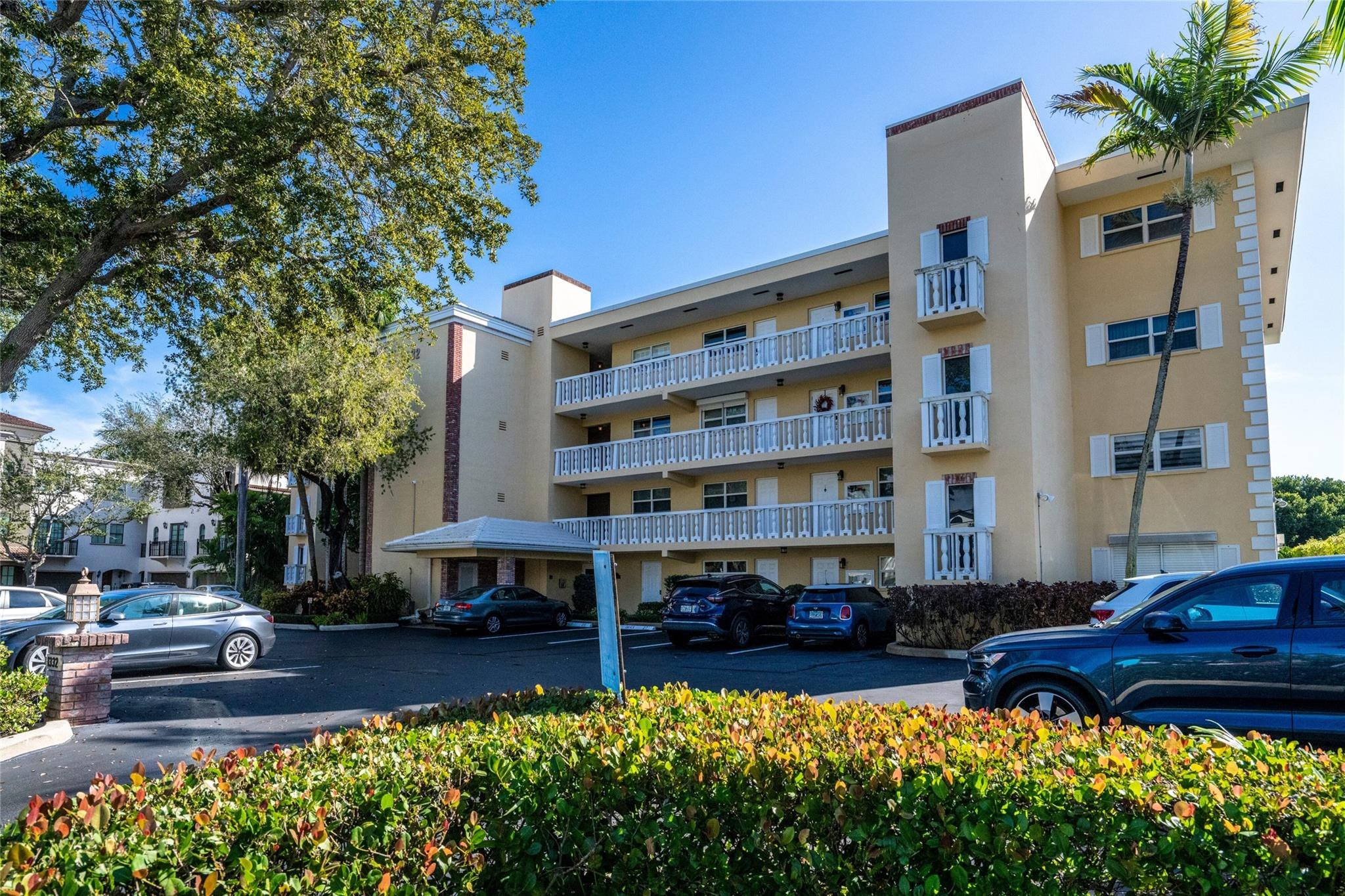 1332 Bayview Drive 401