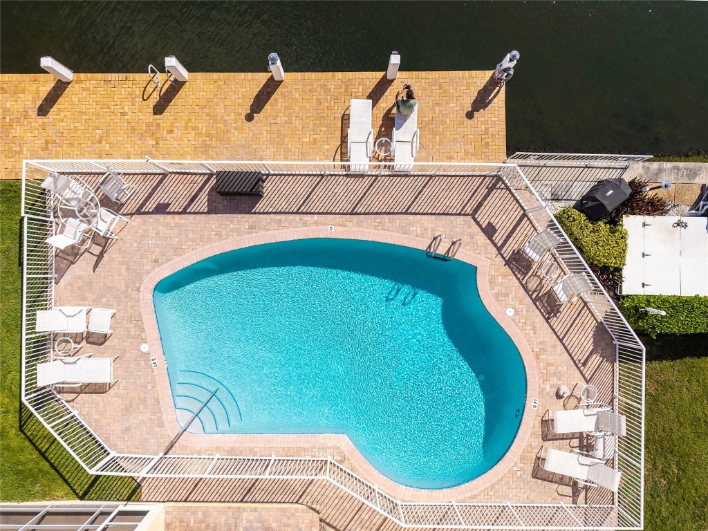 HAWTHORNE BAY - Residential