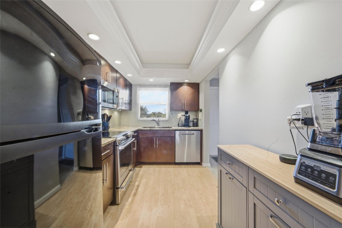 HAWTHORNE BAY - Residential