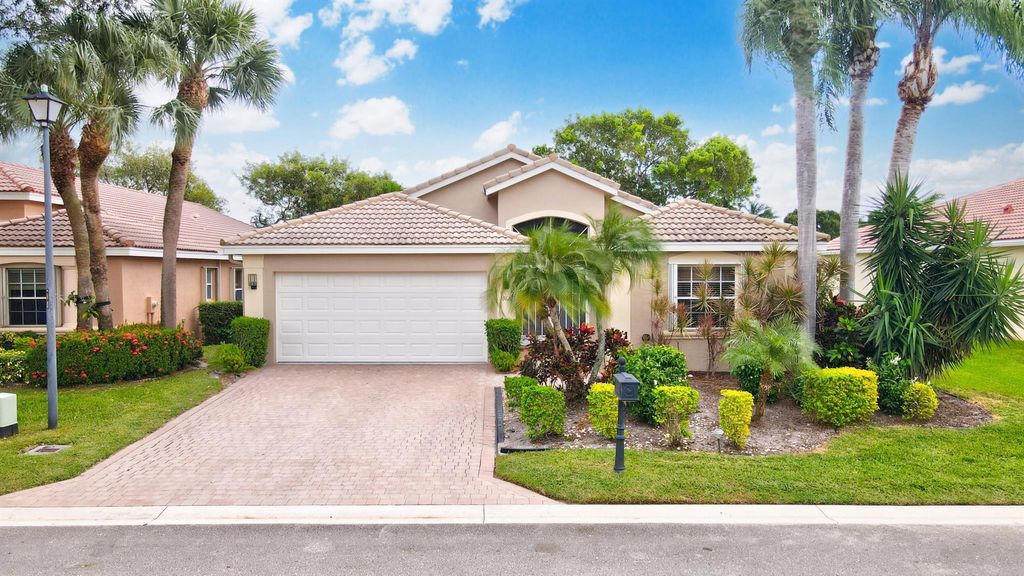 Photo of 13820 Via Vittoria, Delray Beach, FL 33446 (MLS # R10930667)
