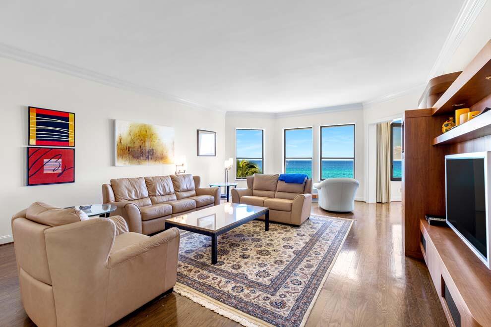 EL CORTIJO CONDO - Residential