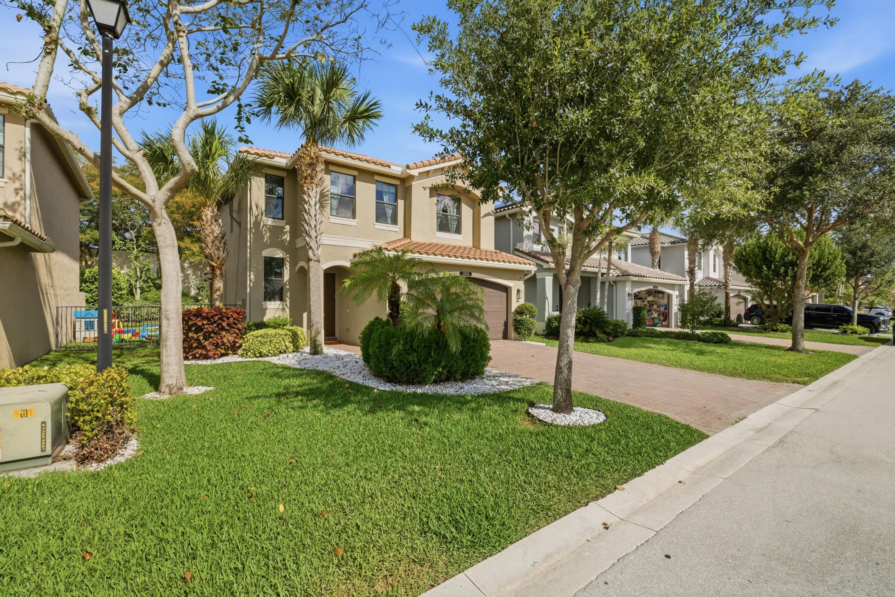 ATLANTIC COMMONS PL 5 - Residential