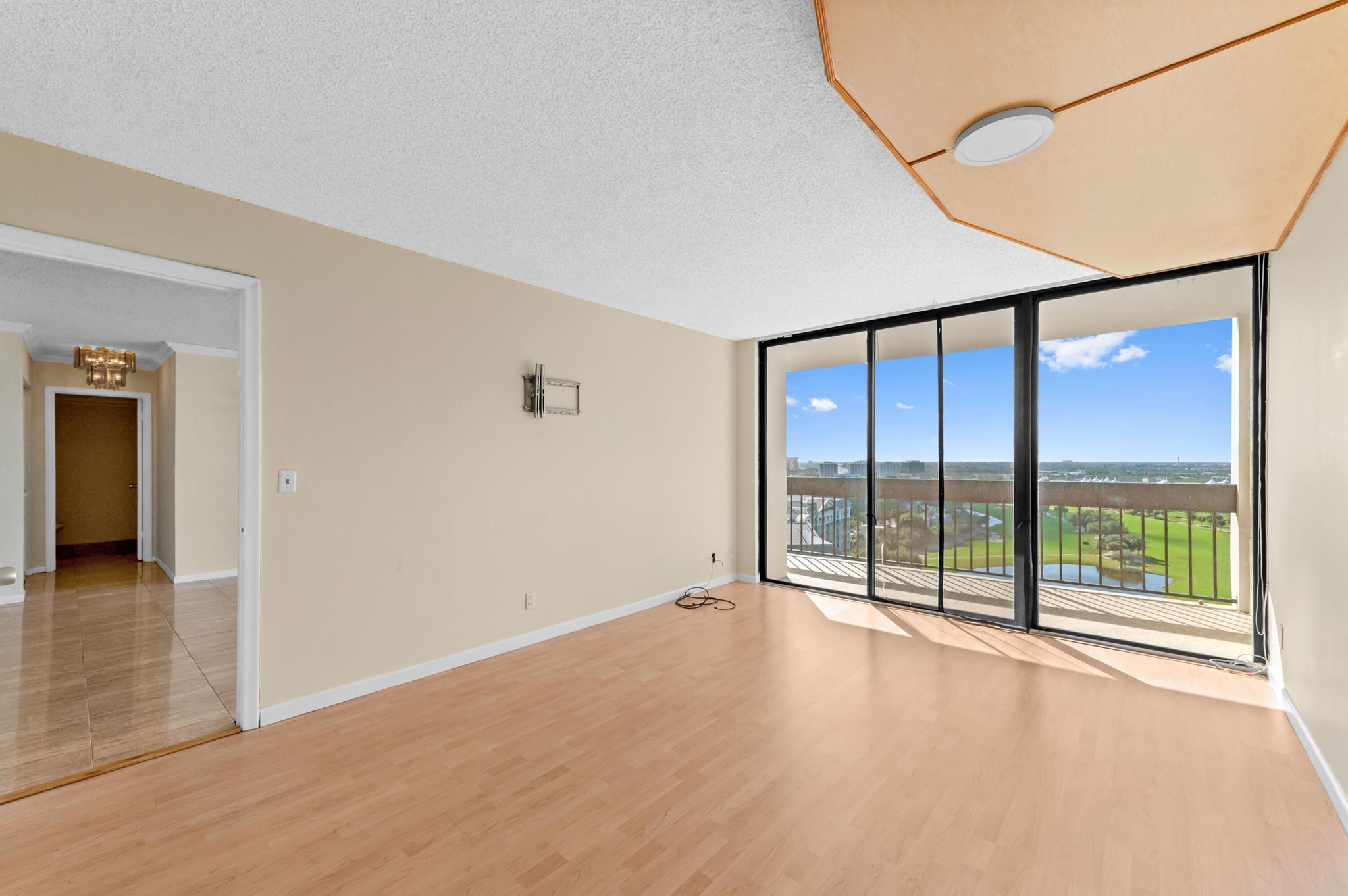 LANDS OF THE PRESIDENT - Residential Lease