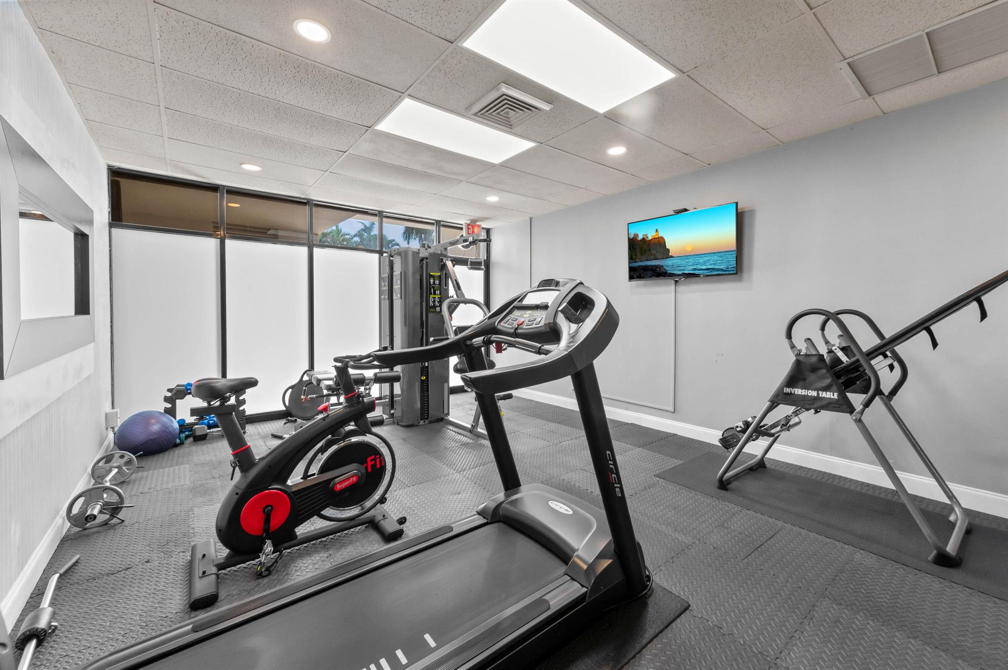 LANDS OF THE PRESIDENT - Residential Lease