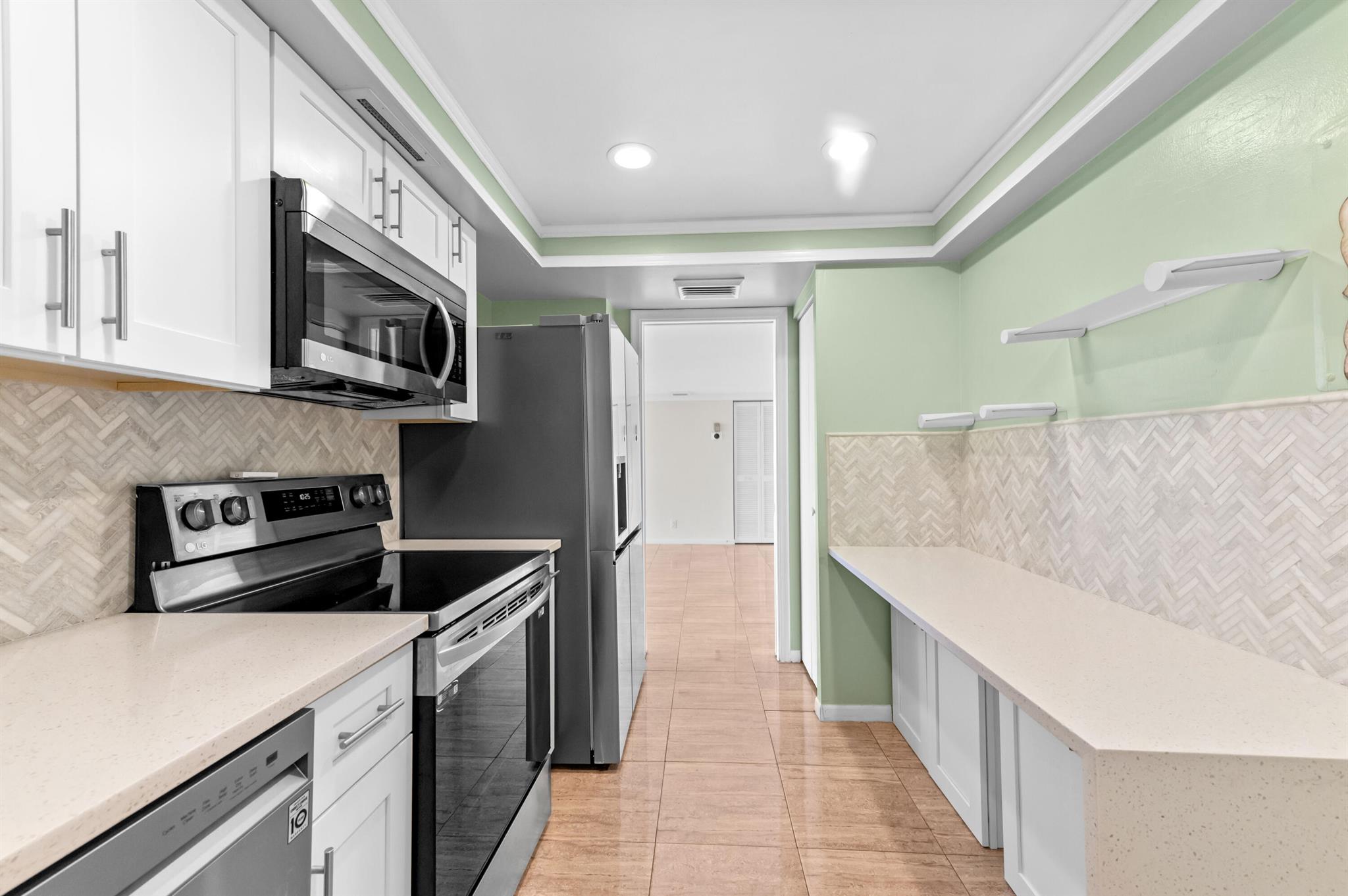 LANDS OF THE PRESIDENT - Residential Lease