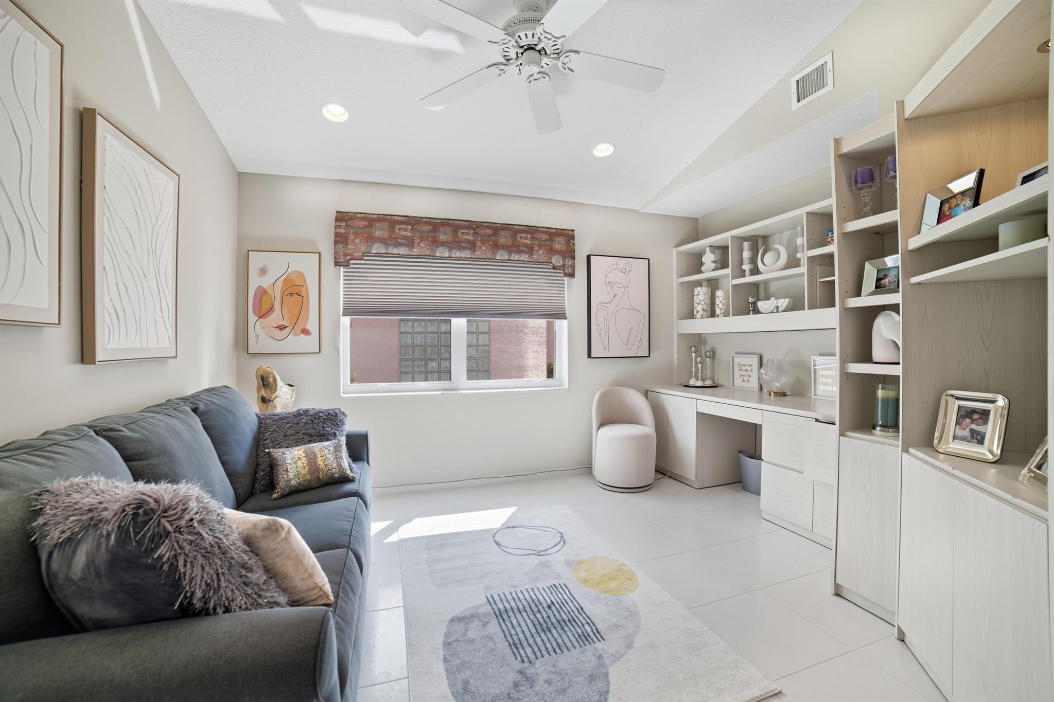 CORAL LAKES IV - Residential Lease