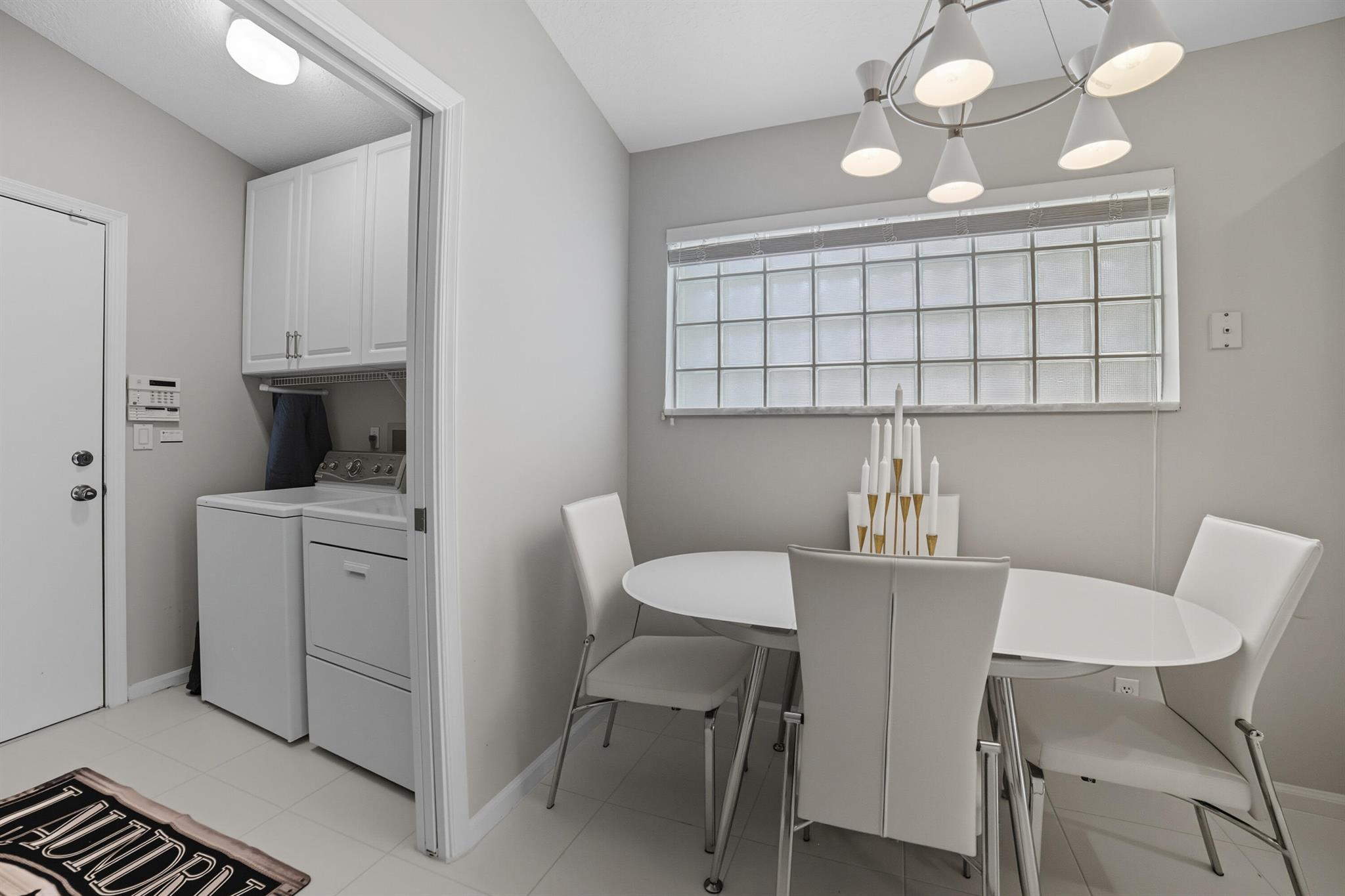 CORAL LAKES IV - Residential Lease