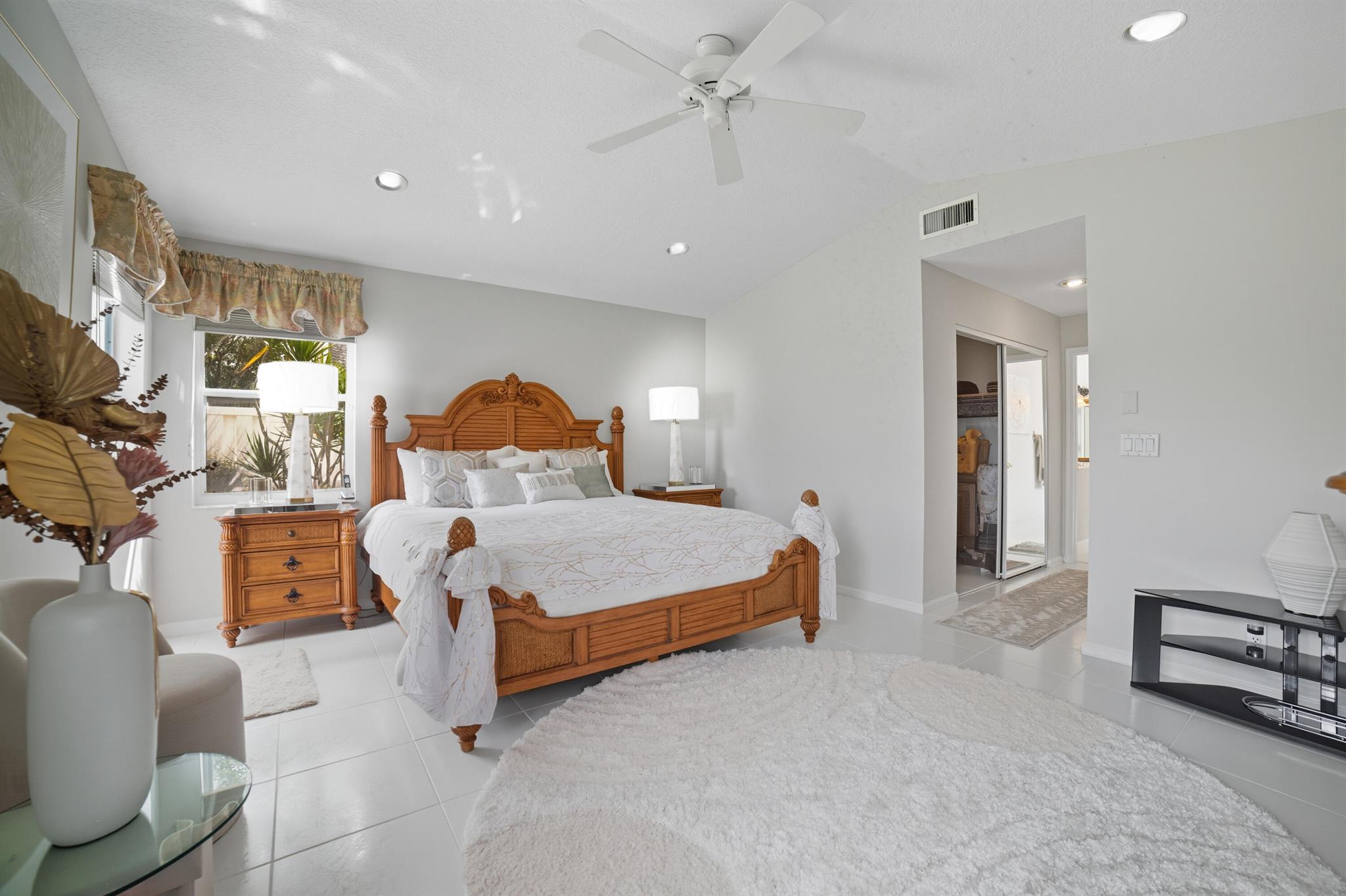 CORAL LAKES IV - Residential Lease