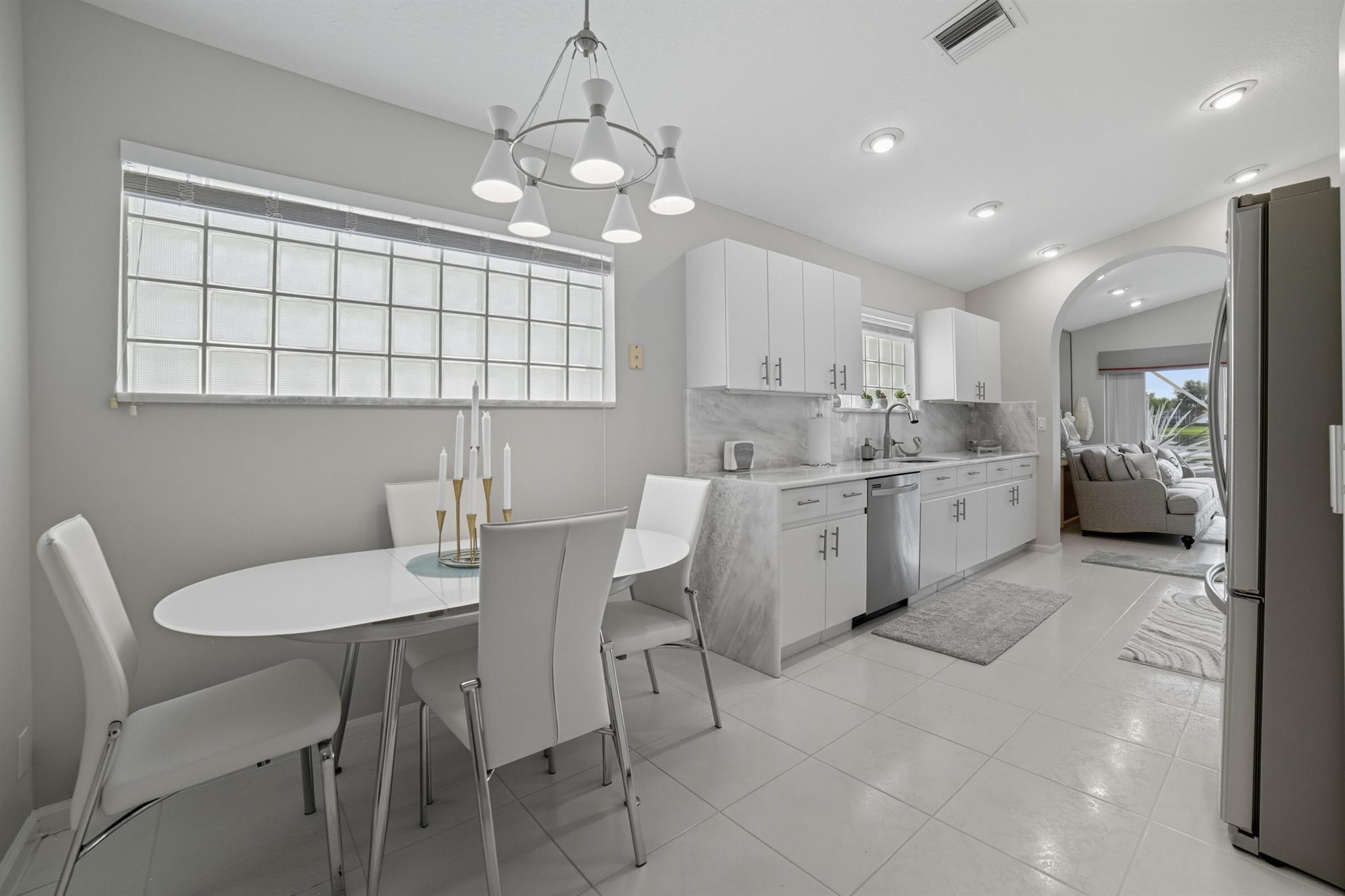 CORAL LAKES IV - Residential Lease