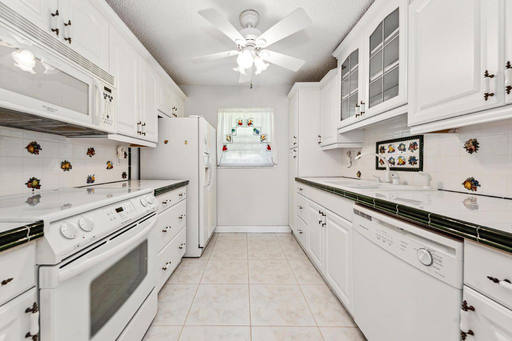 Photo of 300 SW Golfview Terrace #143, Boynton Beach, FL 33426 (MLS # R10938488)