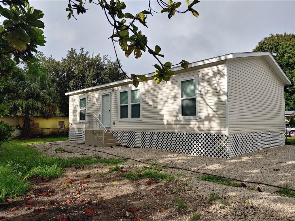 Photo of 496 SE San Jose St, Stuart, FL 34994 (MLS # F10400664)