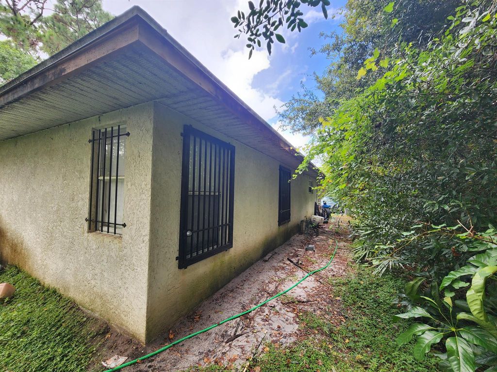 Photo of 3505 L Avenue, Fort Pierce, FL 34950 (MLS # R10925329)